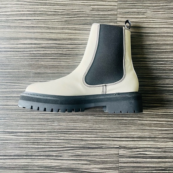 Billini Valeska Boot in Stone/Black Contrast - Picture 11 of 16